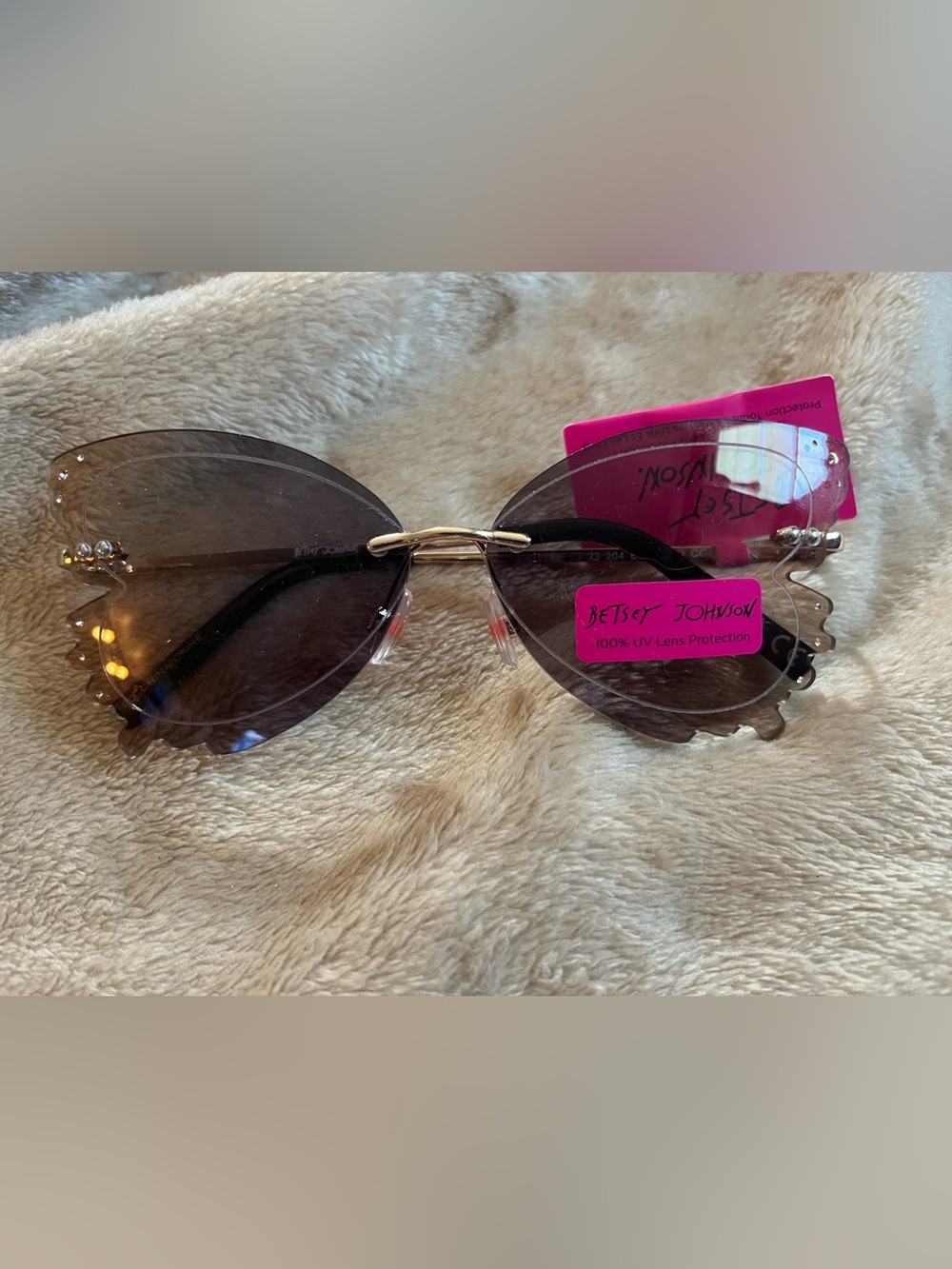 Betsey Johnson Purple Gradient Butterfly Rimless Sunglasses with Gold Bridge - Picture 1 of 4